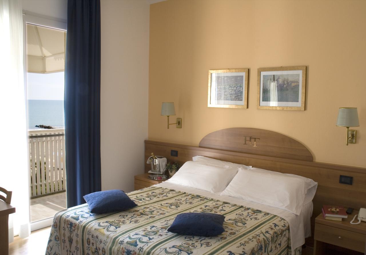 Hotel Tritone Caorle Zewnętrze zdjęcie