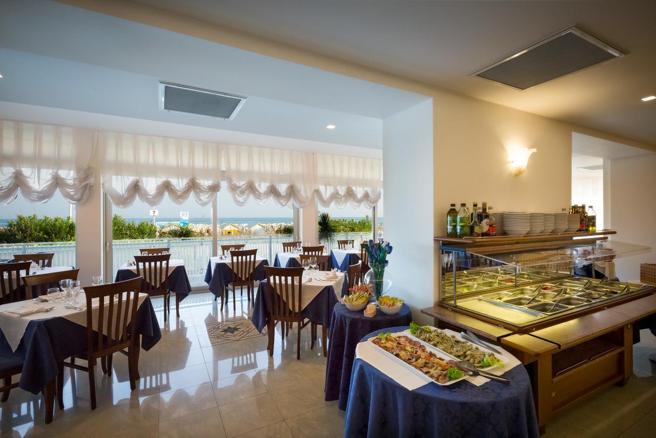 Hotel Tritone Caorle Zewnętrze zdjęcie