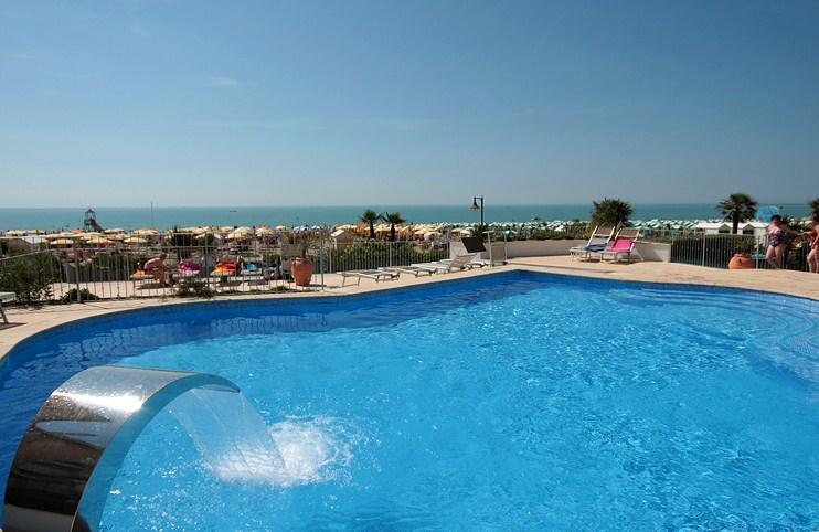 Hotel Tritone Caorle Zewnętrze zdjęcie