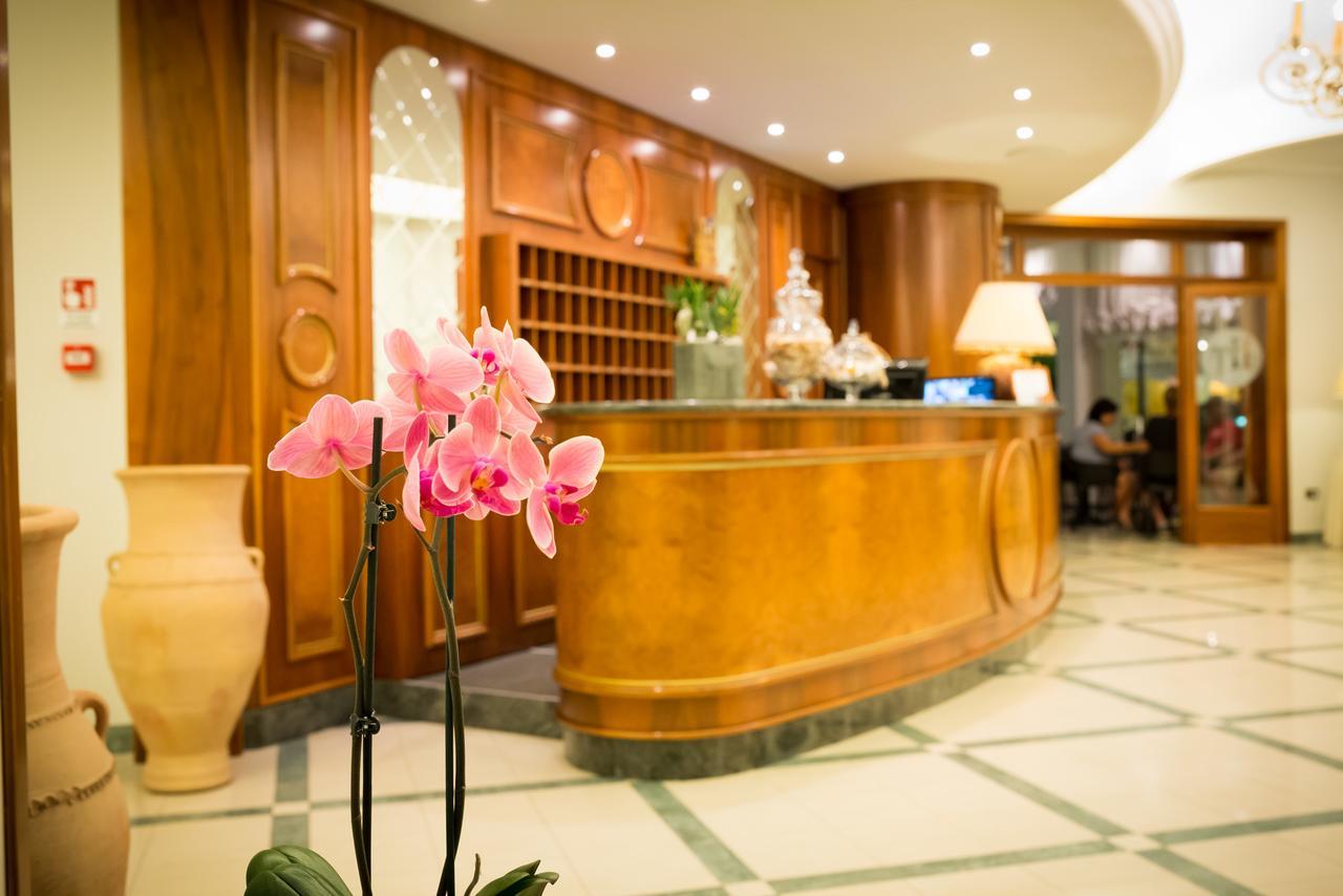 Hotel Tritone Caorle Zewnętrze zdjęcie