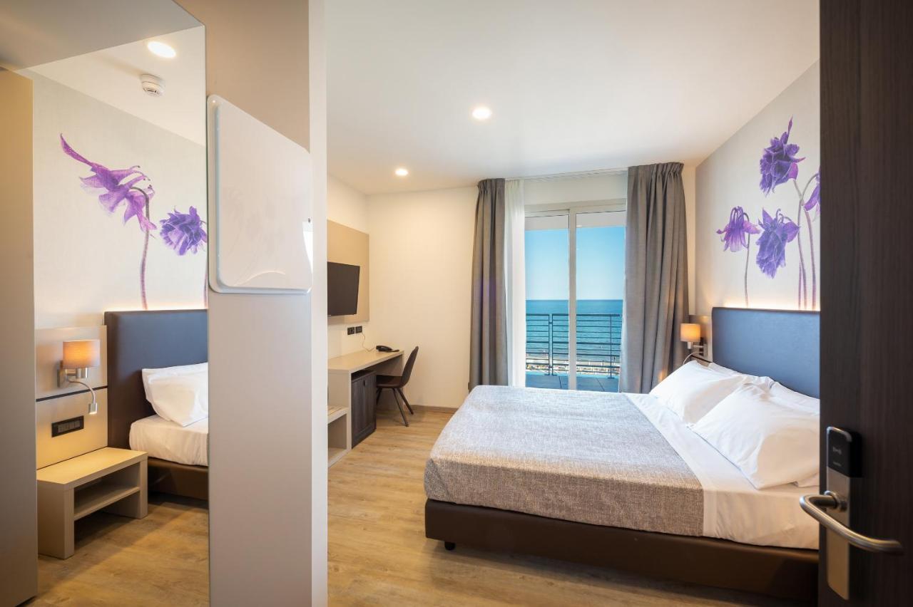 Hotel Tritone Caorle Zewnętrze zdjęcie